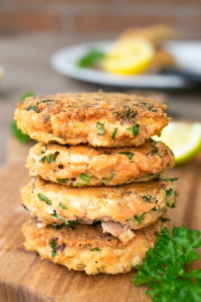 Keto Salmon Patties Recipe | Tasteaholics